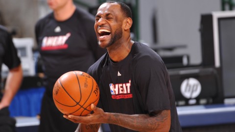 十五年后再回首：二〇一一年总决赛的颠覆与热血